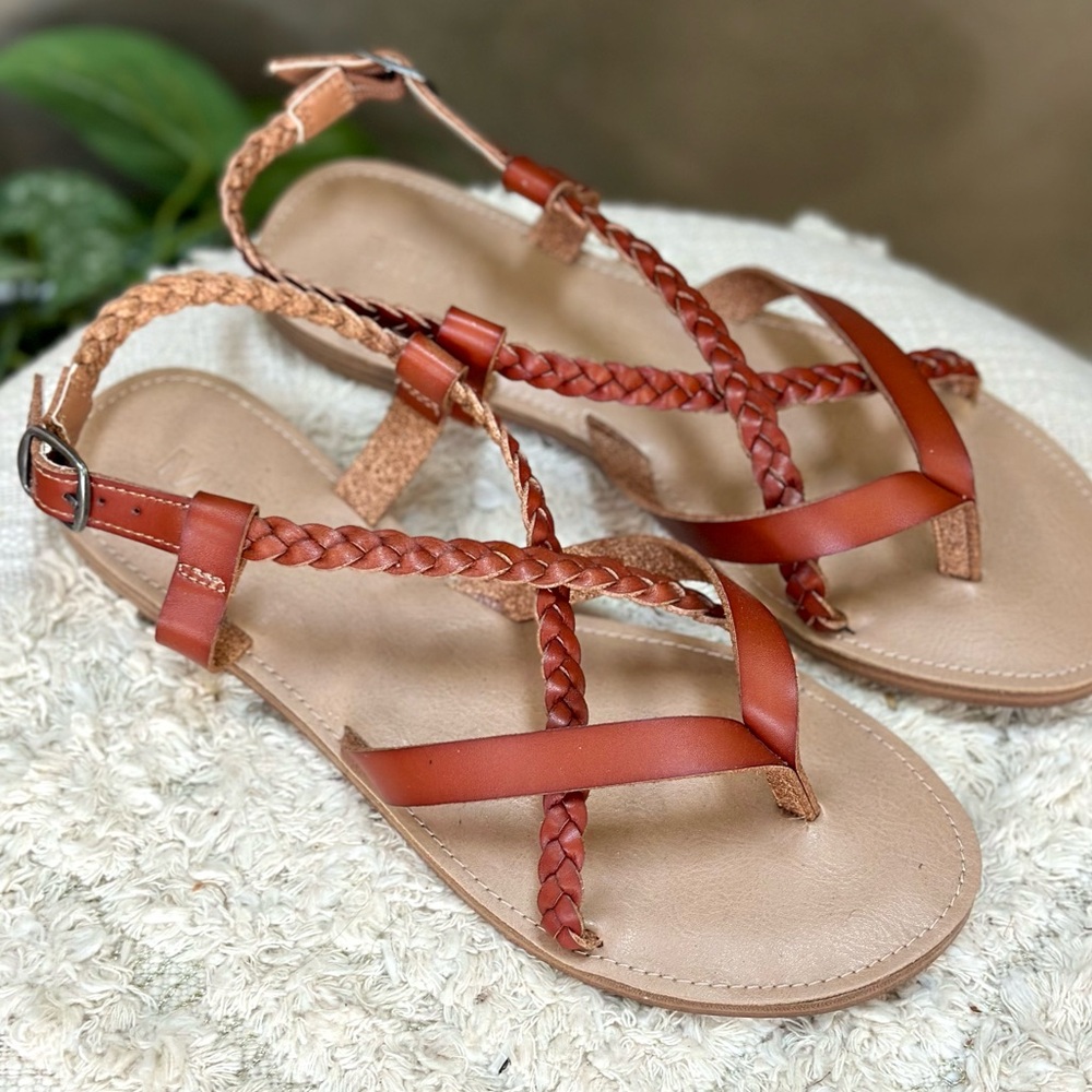 NWT MIA Vaeda Womens Strappy Thong Cognac Sandals Size 9 - Picture 4 of 8